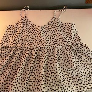 Shen black and white shirt